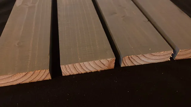 Mélèze de Pays Ajouré&nbsp;: Rectangle 20 x 70 mm Gris Foncé