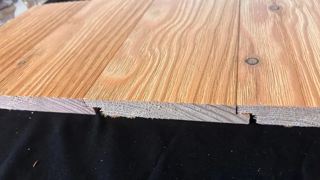 Mélèze de pays : Mi-Bois Naturel Brossé 21x135mm