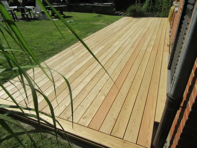 Mélèze de Sibérie&nbsp;: terrasse 28×140 mm
