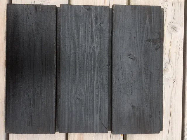 Mélèze de Pays Brûlé de Surface&nbsp;: Ajouré 28 x 140 mm