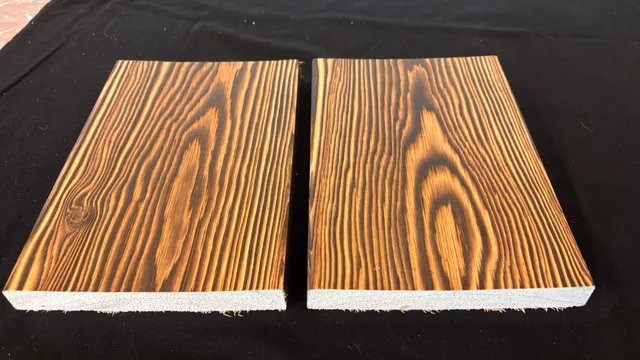 Pin Scandinave Brûlé + Brossé&nbsp;: Ajouré 20 x 140 mm