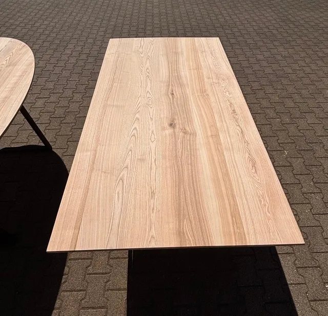 Table en Frêne massif&nbsp;: Rectangle à bords droits